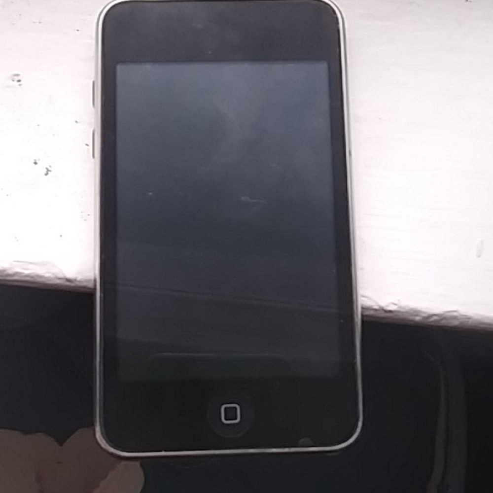 IPod - Picture 2 of 2